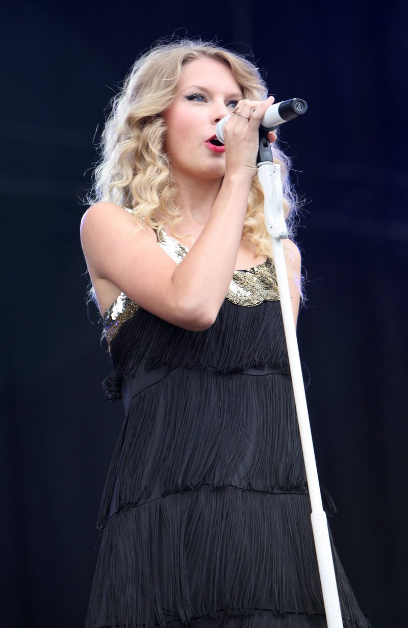 Taylor Swift — 2009 V Music Festival — photo 5