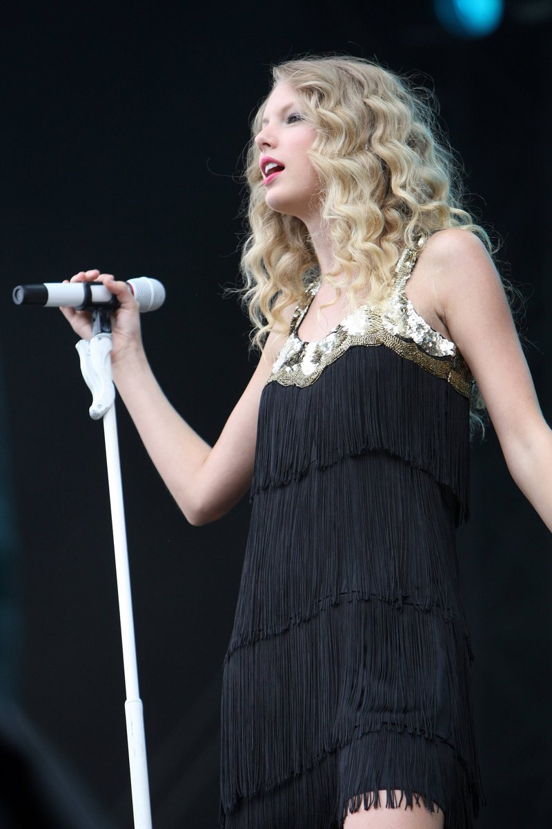 Taylor Swift — 2009 V Music Festival — photo 14