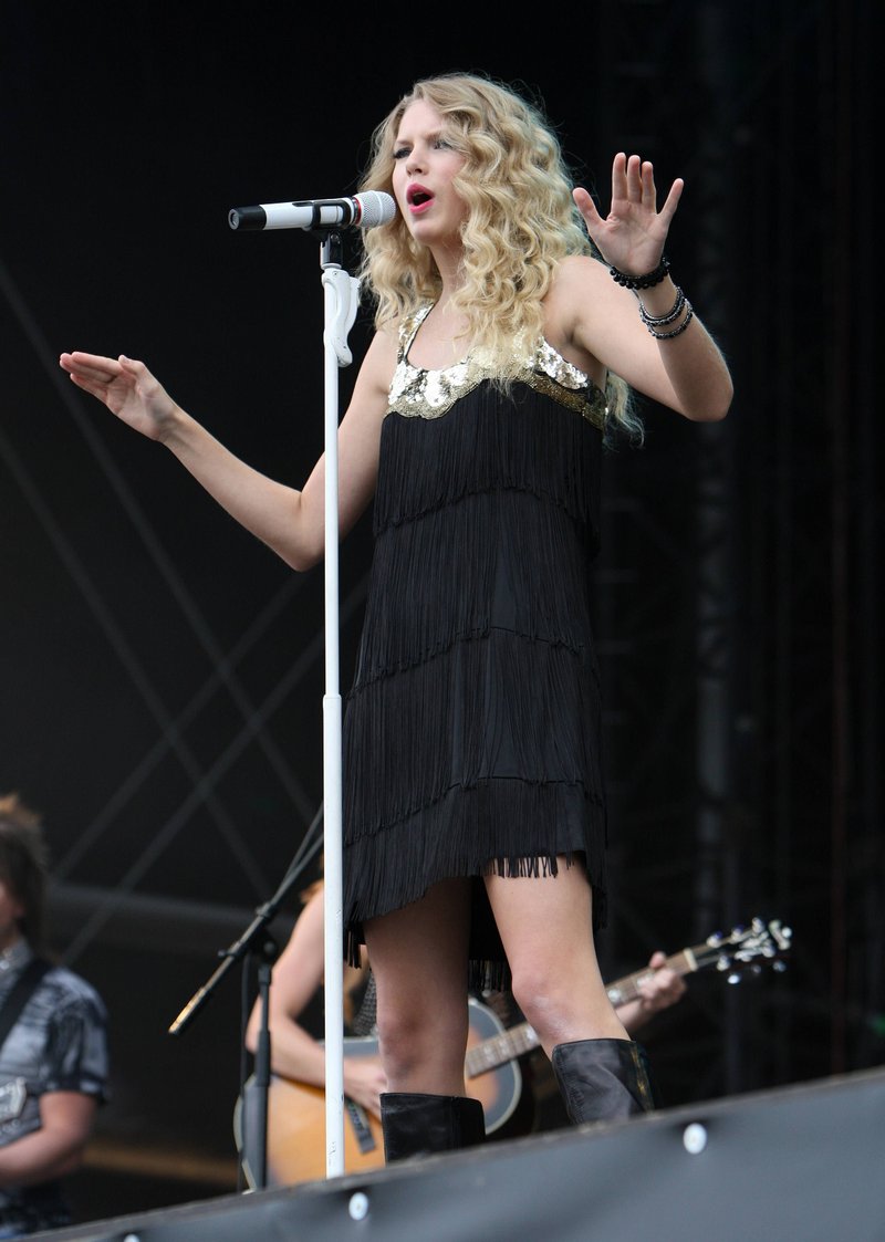 Taylor Swift — 2009 V Music Festival — photo 18