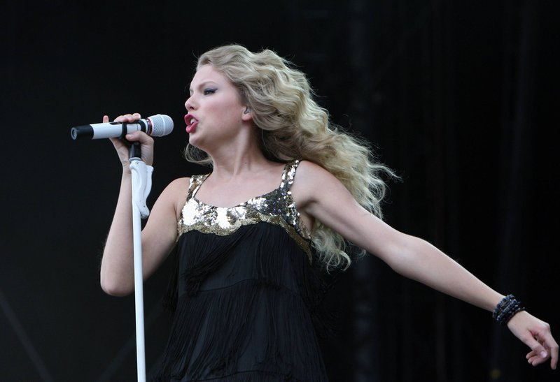 Taylor Swift — 2009 V Music Festival — photo 24