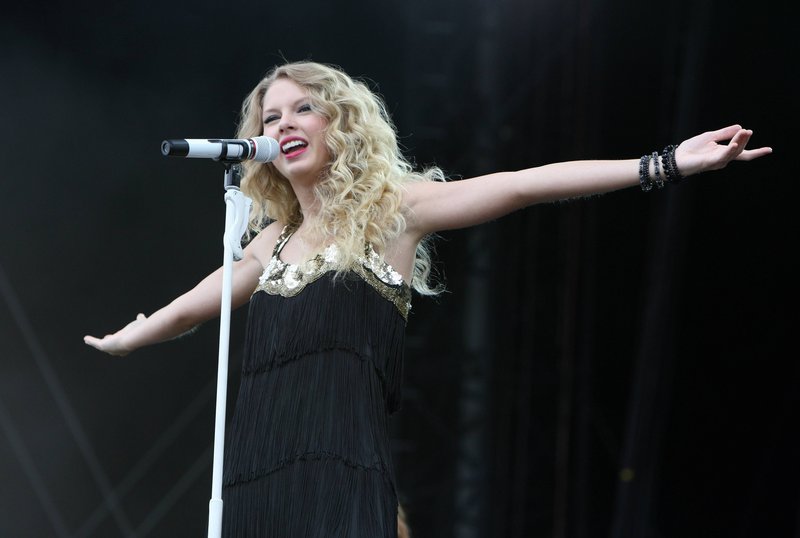 Taylor Swift — 2009 V Music Festival — photo 26