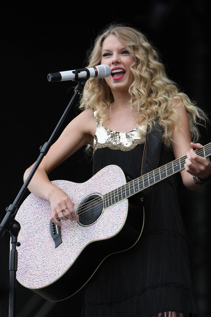 Taylor Swift — 2009 V Music Festival — photo 40