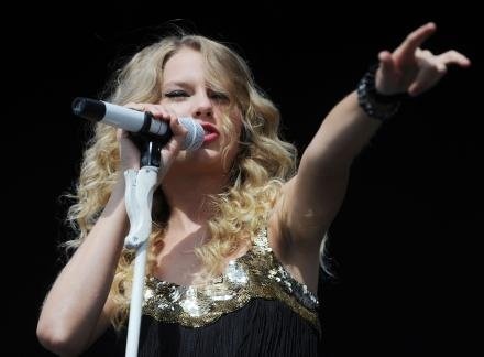 Taylor Swift — 2009 V Music Festival — photo 87