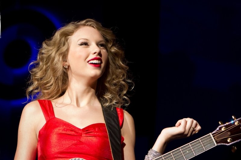 Taylor Swift — August 25 - Target National Sales Convention — photo 13