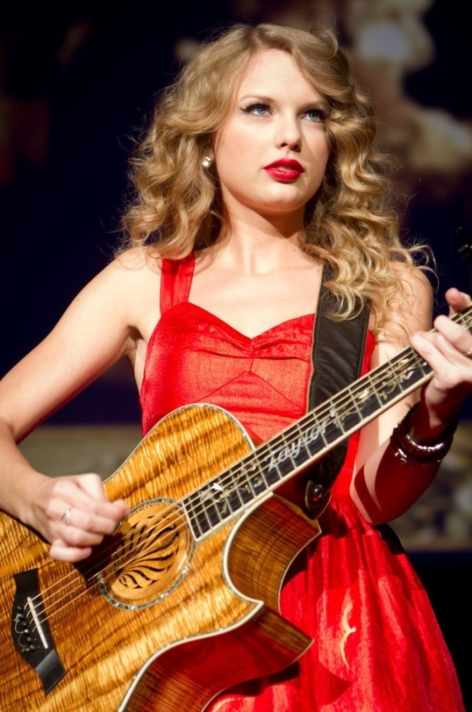 Taylor Swift — August 25 - Target National Sales Convention — photo 15