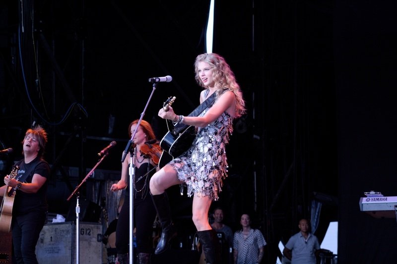 Taylor Swift — August 7 - Summer Sonic Festival — photo 19