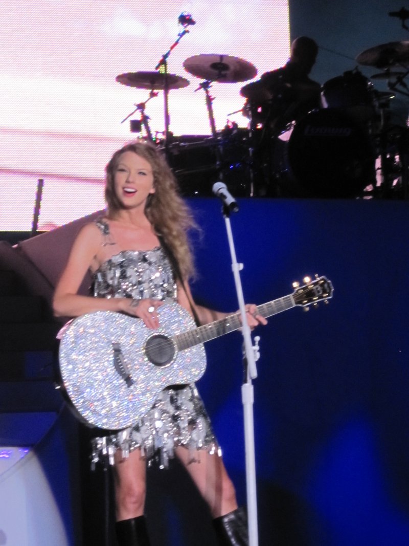 Taylor Swift — July 10 - Cavendish Beach Music Festival — photo 12