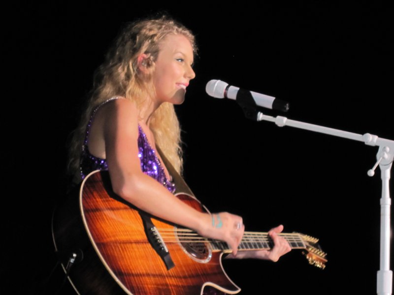 Taylor Swift — July 10 - Cavendish Beach Music Festival — photo 19