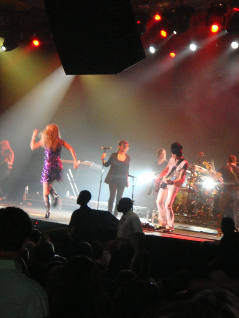 Taylor Swift — June 19 - Atlantis LIVE — photo 3