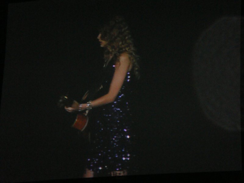Taylor Swift — June 19 - Atlantis LIVE — photo 9