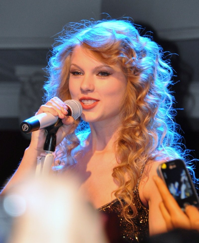 Taylor Swift — October 18 - Salle Wagram Ballroom — photo 3