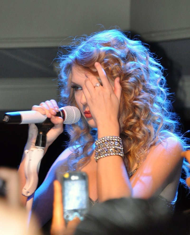 Taylor Swift — October 18 - Salle Wagram Ballroom — photo 4