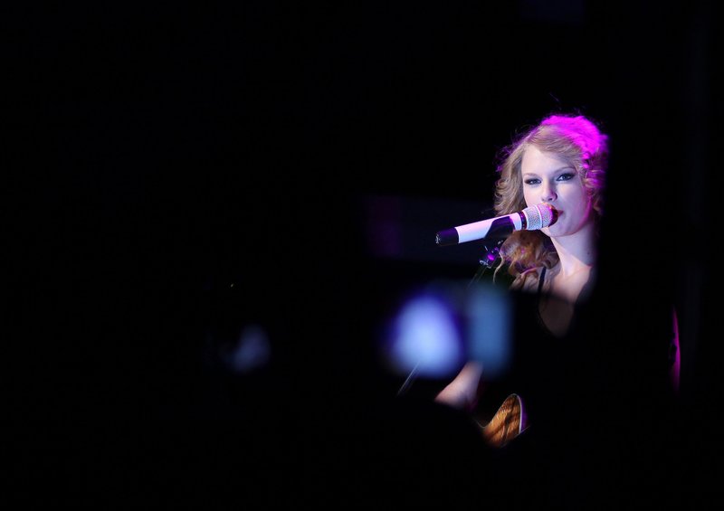 Taylor Swift — October 18 - Salle Wagram Ballroom — photo 27