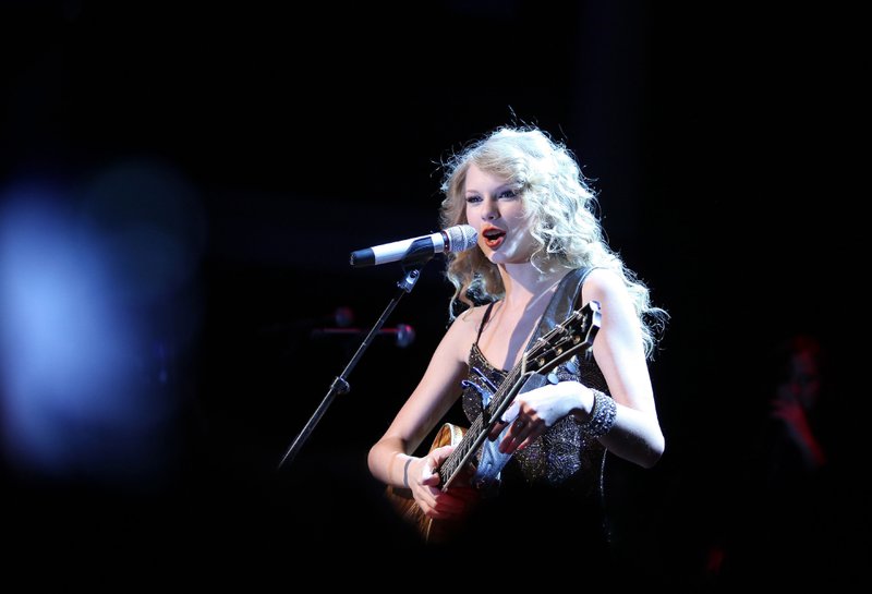 Taylor Swift — October 18 - Salle Wagram Ballroom — photo 28