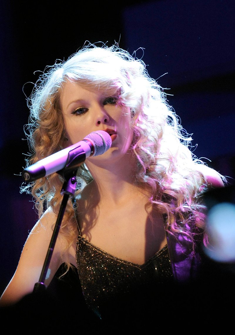 Taylor Swift — October 18 - Salle Wagram Ballroom — photo 29