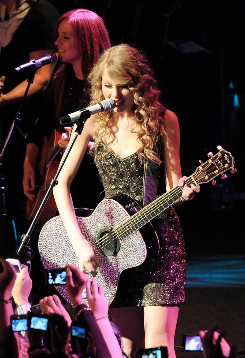 Taylor Swift — October 18 - Salle Wagram Ballroom — photo 35