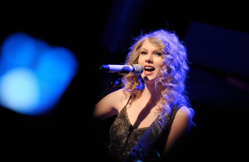 Taylor Swift — October 18 - Salle Wagram Ballroom — photo 37