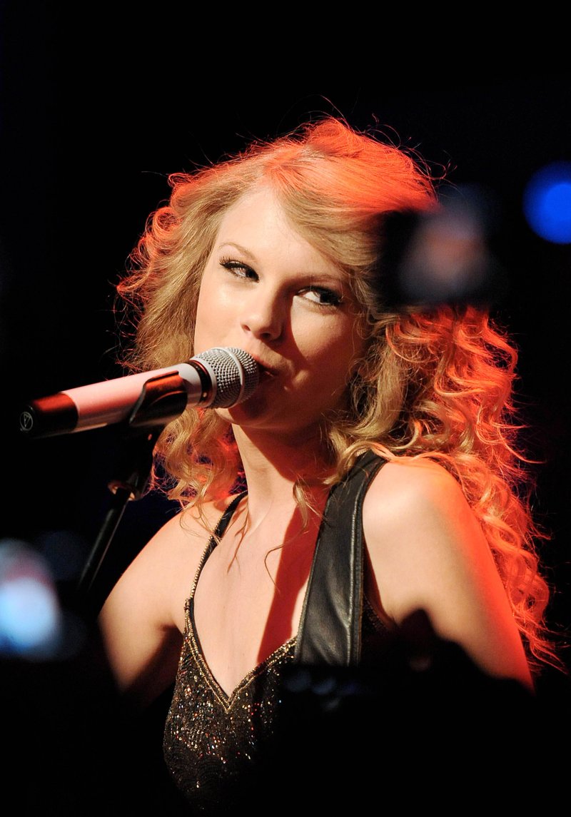 Taylor Swift — October 18 - Salle Wagram Ballroom — photo 38