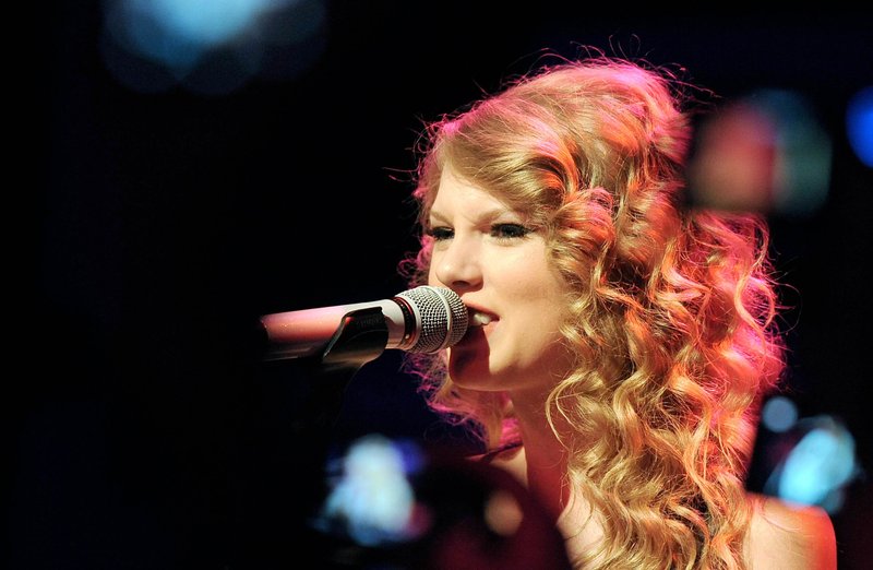 Taylor Swift — October 18 - Salle Wagram Ballroom — photo 40