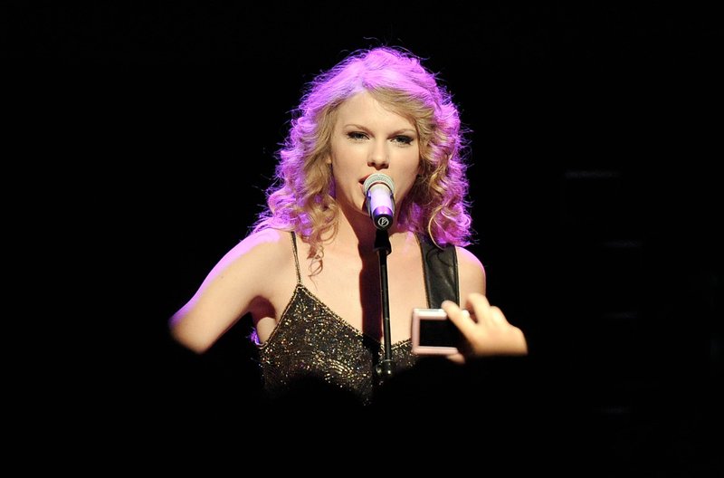 Taylor Swift — October 18 - Salle Wagram Ballroom — photo 41