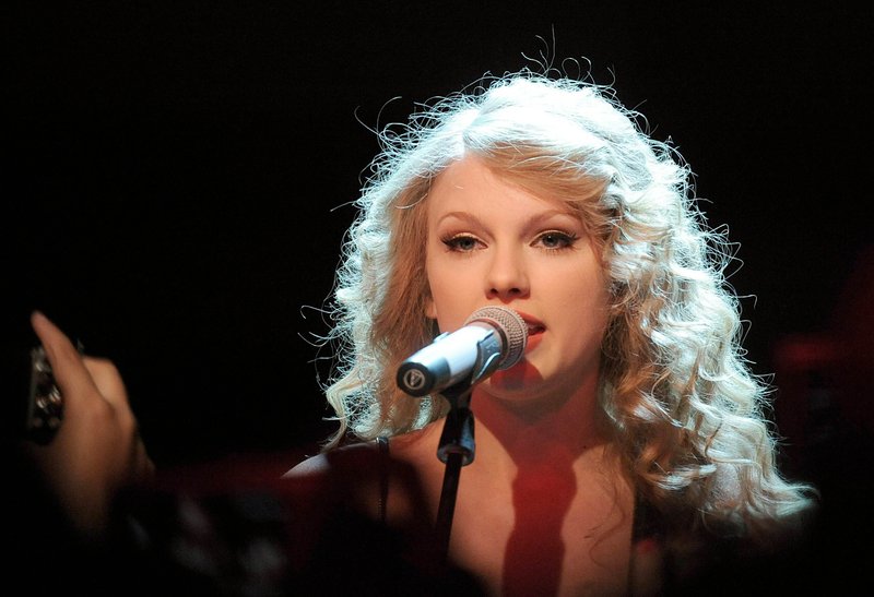 Taylor Swift — October 18 - Salle Wagram Ballroom — photo 42