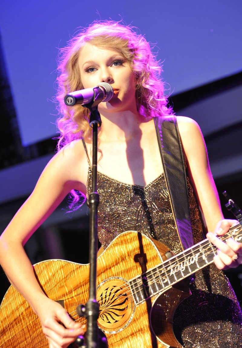 Taylor Swift — October 18 - Salle Wagram Ballroom — photo 50