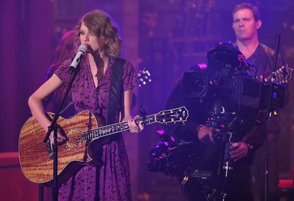 Taylor Swift — October 26 - Live on Letterman — photo 9