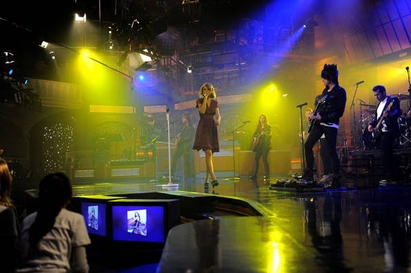 Taylor Swift — October 26 - Live on Letterman — photo 16