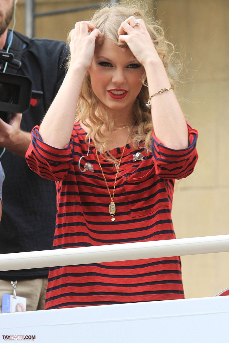 Taylor Swift — October 27 - Hollywood Boulevard — photo 26