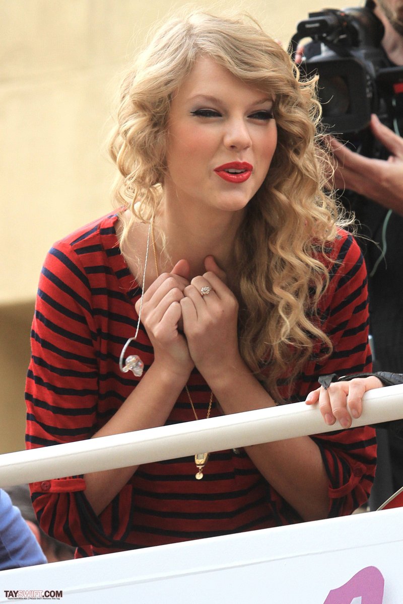 Taylor Swift — October 27 - Hollywood Boulevard — photo 27
