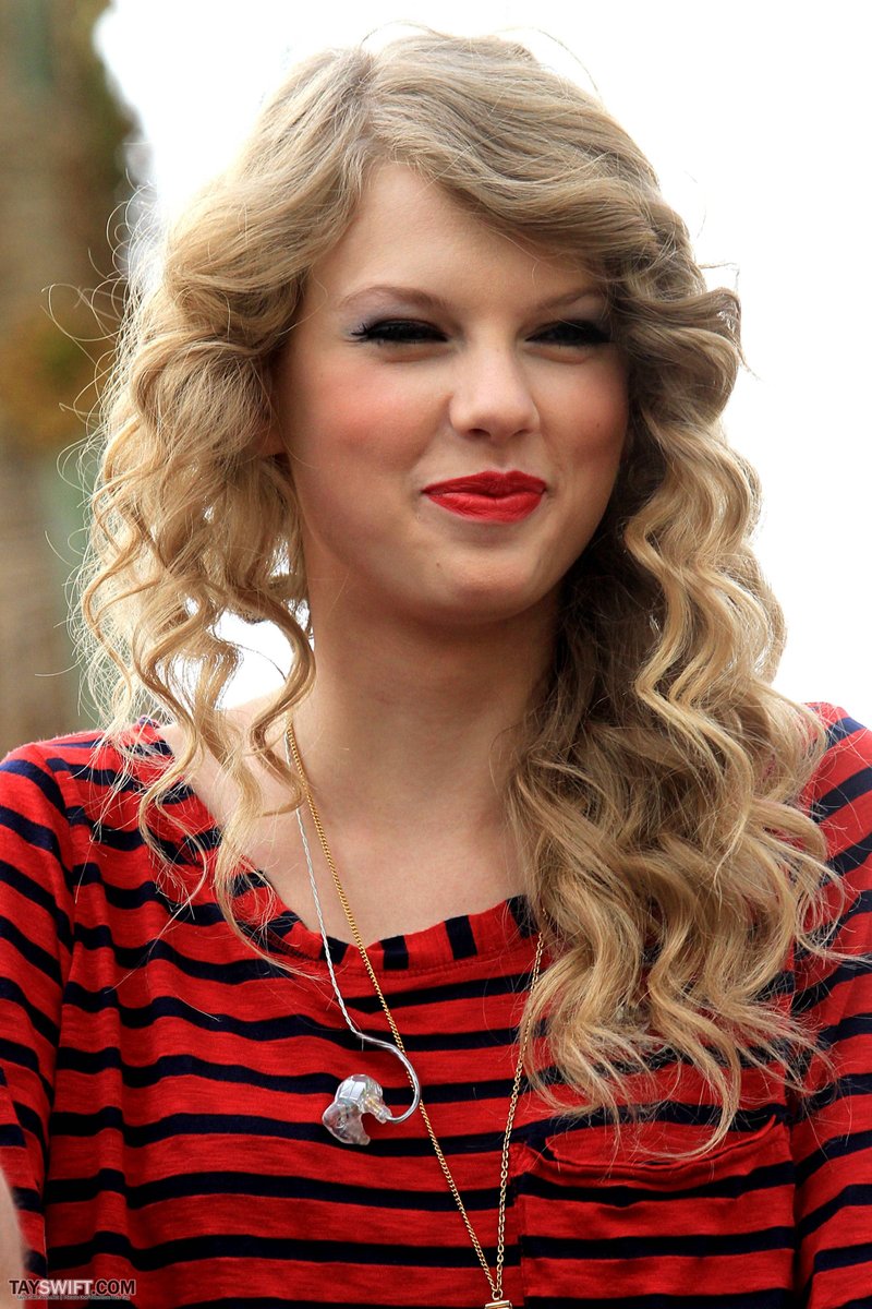 Taylor Swift — October 27 - Hollywood Boulevard — photo 29