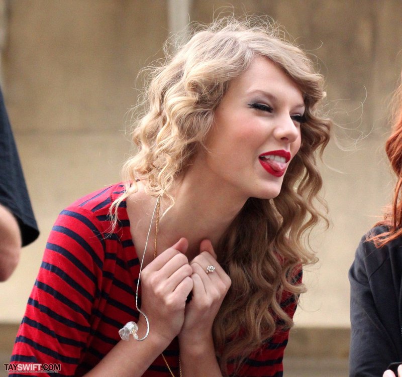 Taylor Swift — October 27 - Hollywood Boulevard — photo 54