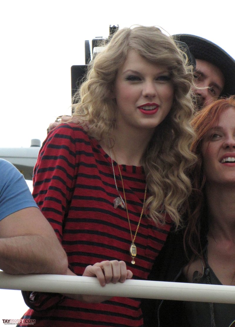 Taylor Swift — October 27 - Hollywood Boulevard — photo 61