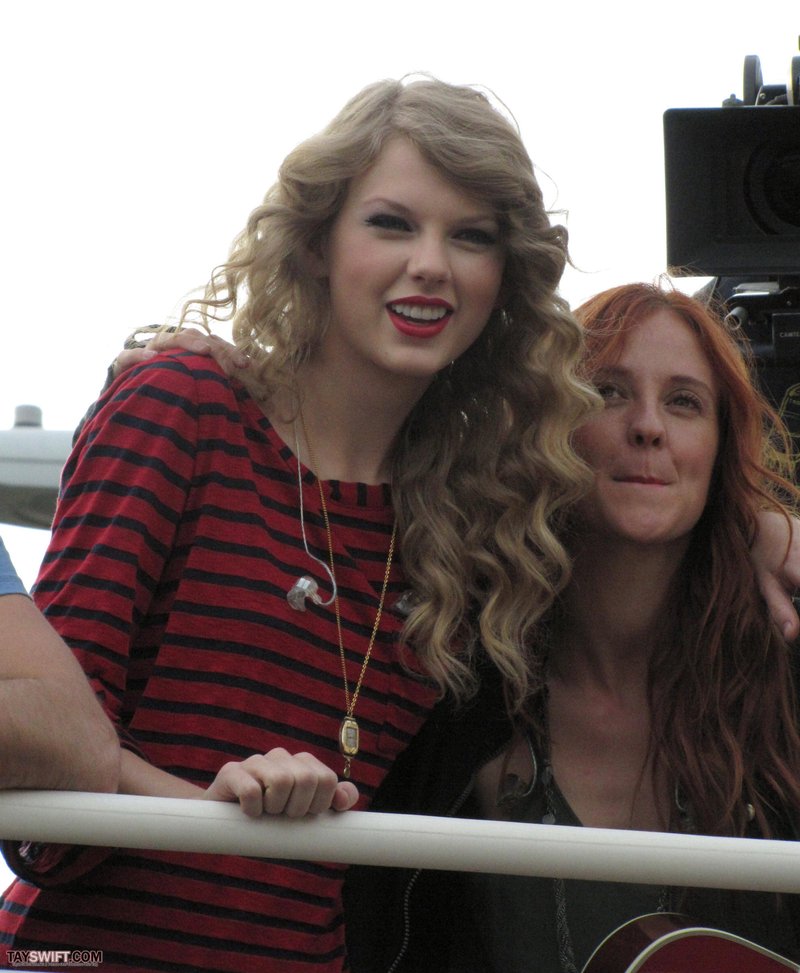 Taylor Swift — October 27 - Hollywood Boulevard — photo 62