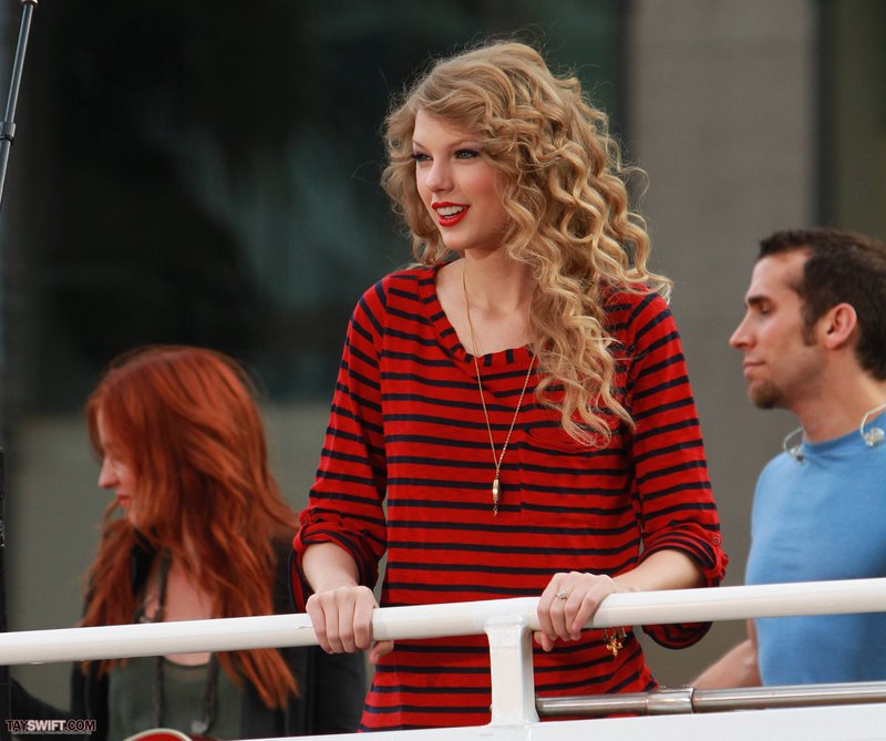 Taylor Swift — October 27 - Hollywood Boulevard — photo 63
