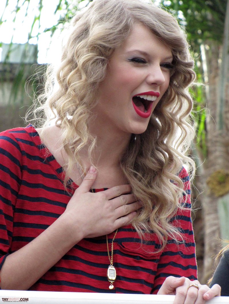 Taylor Swift — October 27 - Hollywood Boulevard — photo 93