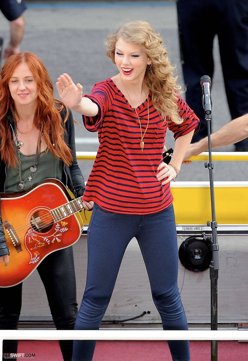 Taylor Swift — October 27 - Hollywood Boulevard — photo 116