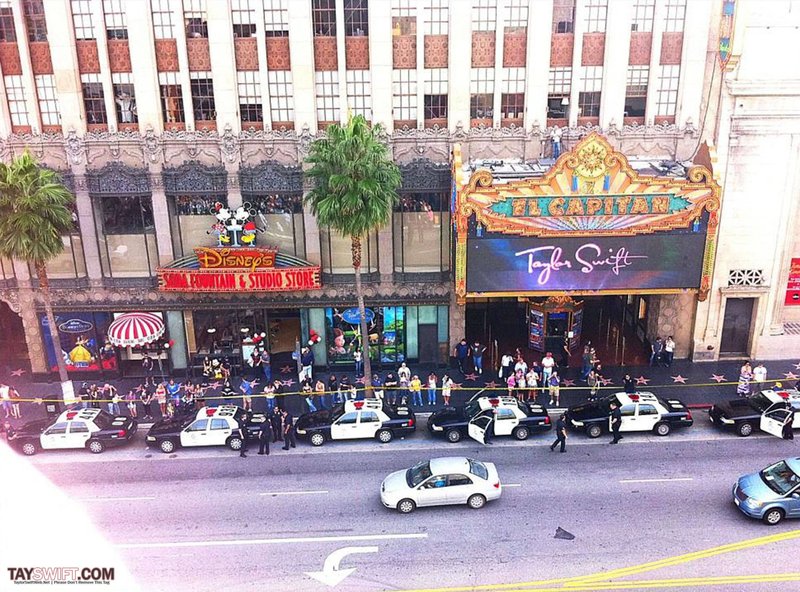 Taylor Swift — October 27 - Hollywood Boulevard — photo 153