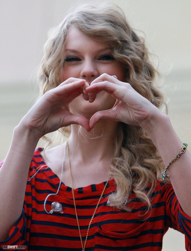 Taylor Swift — October 27 - Hollywood Boulevard — photo 167