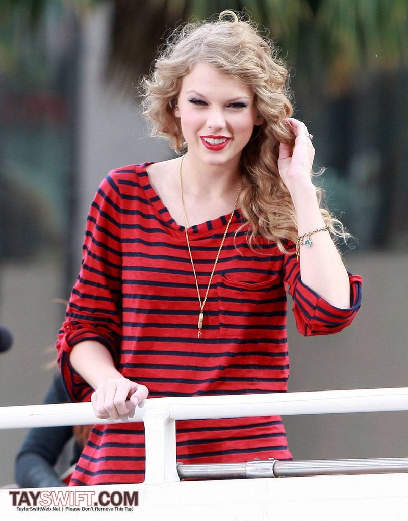 Taylor Swift — October 27 - Hollywood Boulevard — photo 207