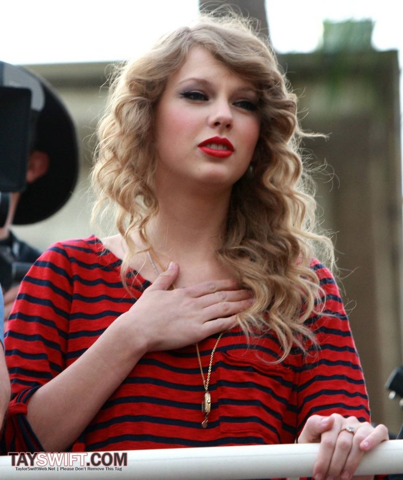 Taylor Swift — October 27 - Hollywood Boulevard — photo 218
