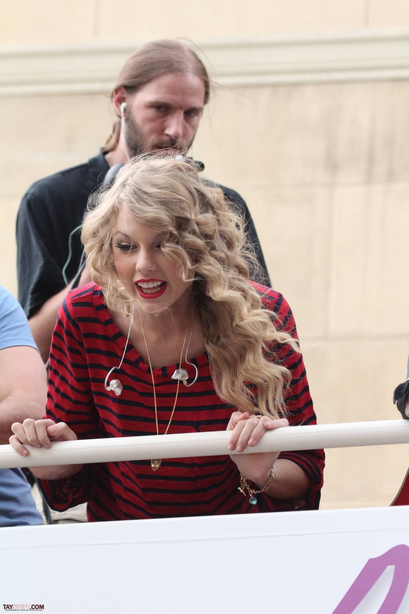 Taylor Swift — October 27 - Hollywood Boulevard — photo 226