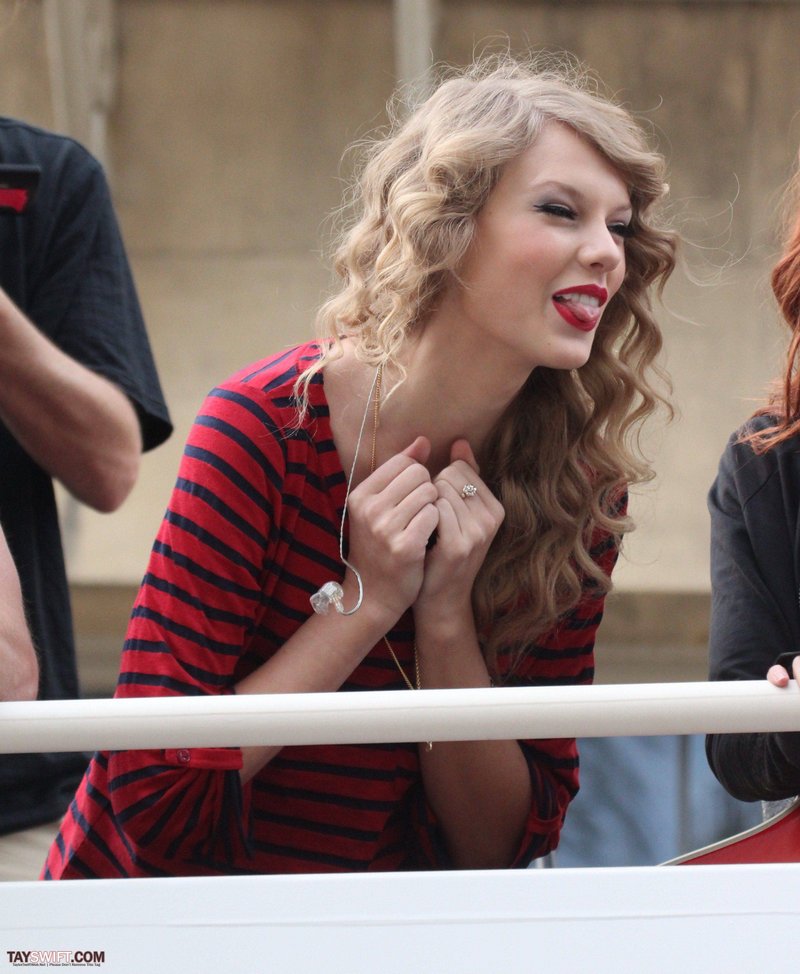 Taylor Swift — October 27 - Hollywood Boulevard — photo 227