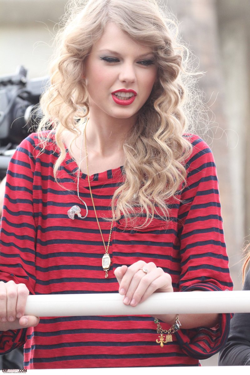 Taylor Swift — October 27 - Hollywood Boulevard — photo 231