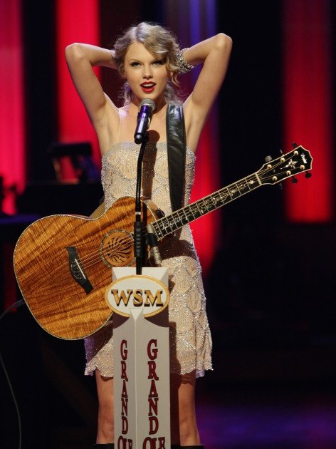 Taylor Swift — October 9 - Grand Ole Opry 85th Birthday Bash — photo 30