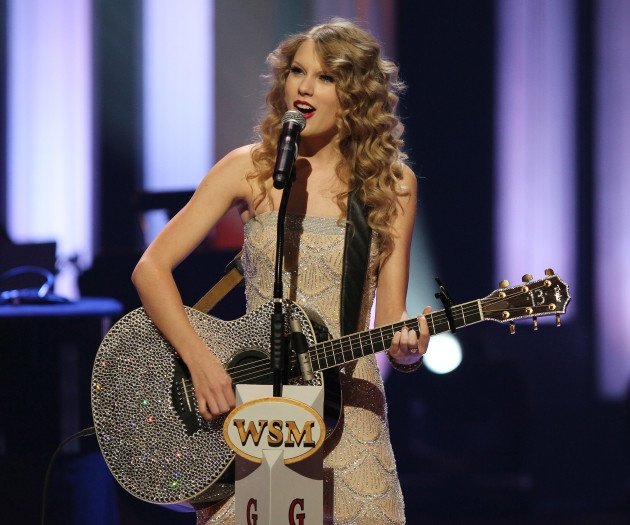 Taylor Swift — October 9 - Grand Ole Opry 85th Birthday Bash — photo 38