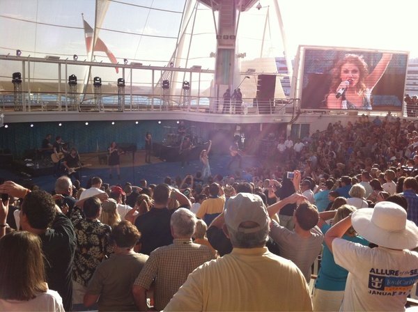 Taylor Swift — January 21 - Allure of the Seas — photo 4