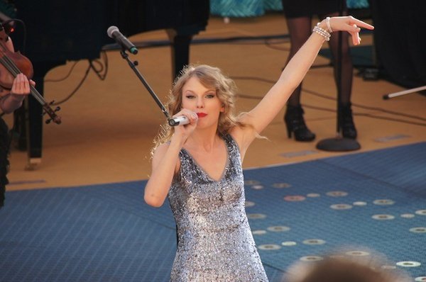 Taylor Swift — January 21 - Allure of the Seas — photo 9