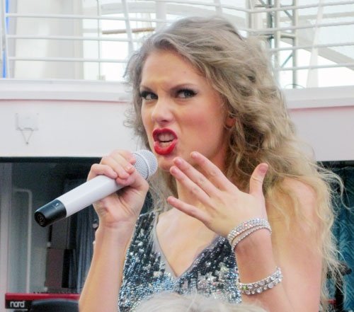 Taylor Swift — January 21 - Allure of the Seas — photo 19
