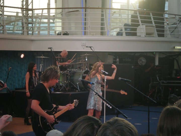 Taylor Swift — January 21 - Allure of the Seas — photo 26